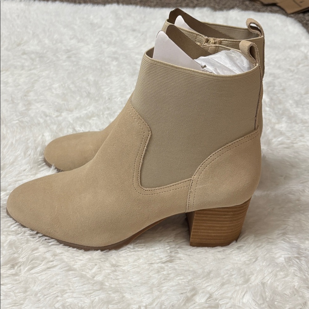 NWOT Violet & Red Cream Loaded Knit Cuff Booties Size 11M